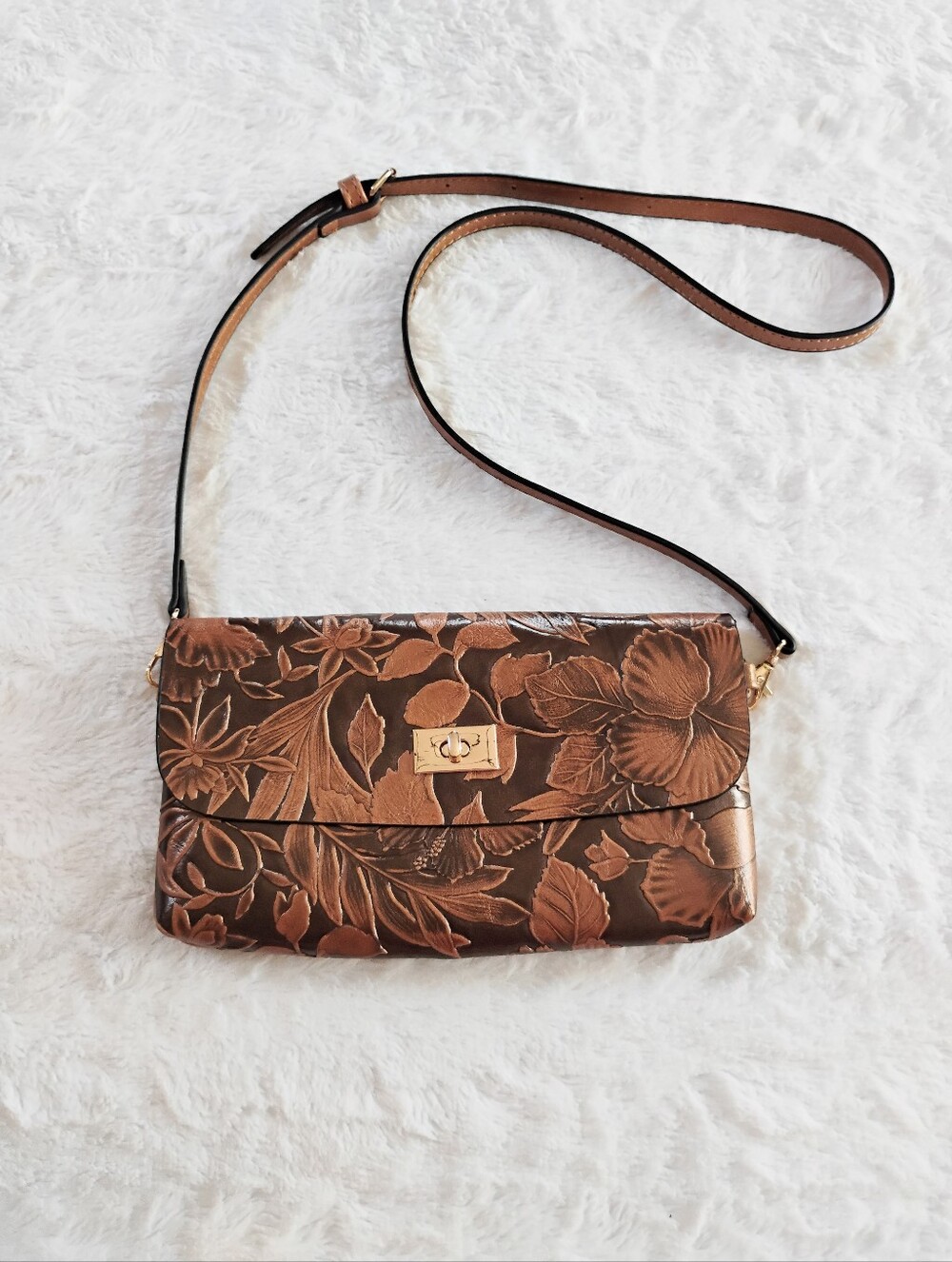 New Mellow World Sarita Floral Embossed Crossbody Clutch Purse
